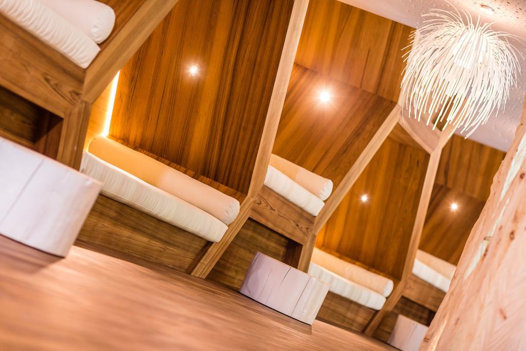 Alpine Luxury Spa Resort Schwarzenstein Лутаґо Екстер'єр фото