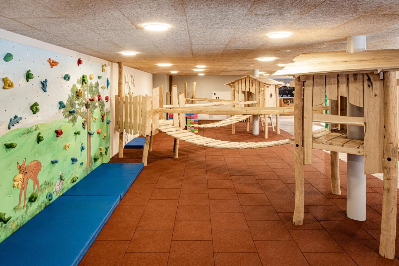 Alpine Luxury Spa Resort Schwarzenstein Лутаґо Екстер'єр фото