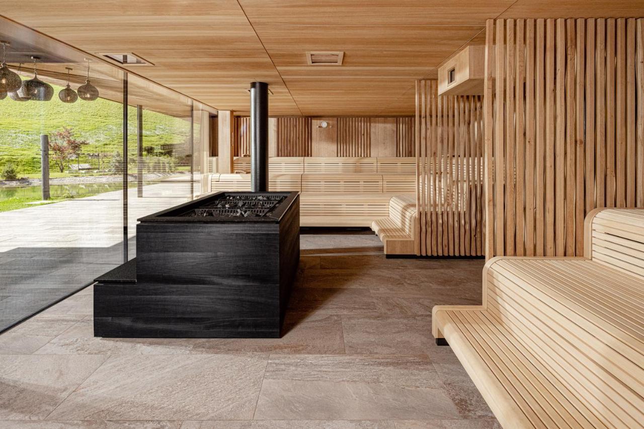 Alpine Luxury Spa Resort Schwarzenstein Лутаґо Екстер'єр фото