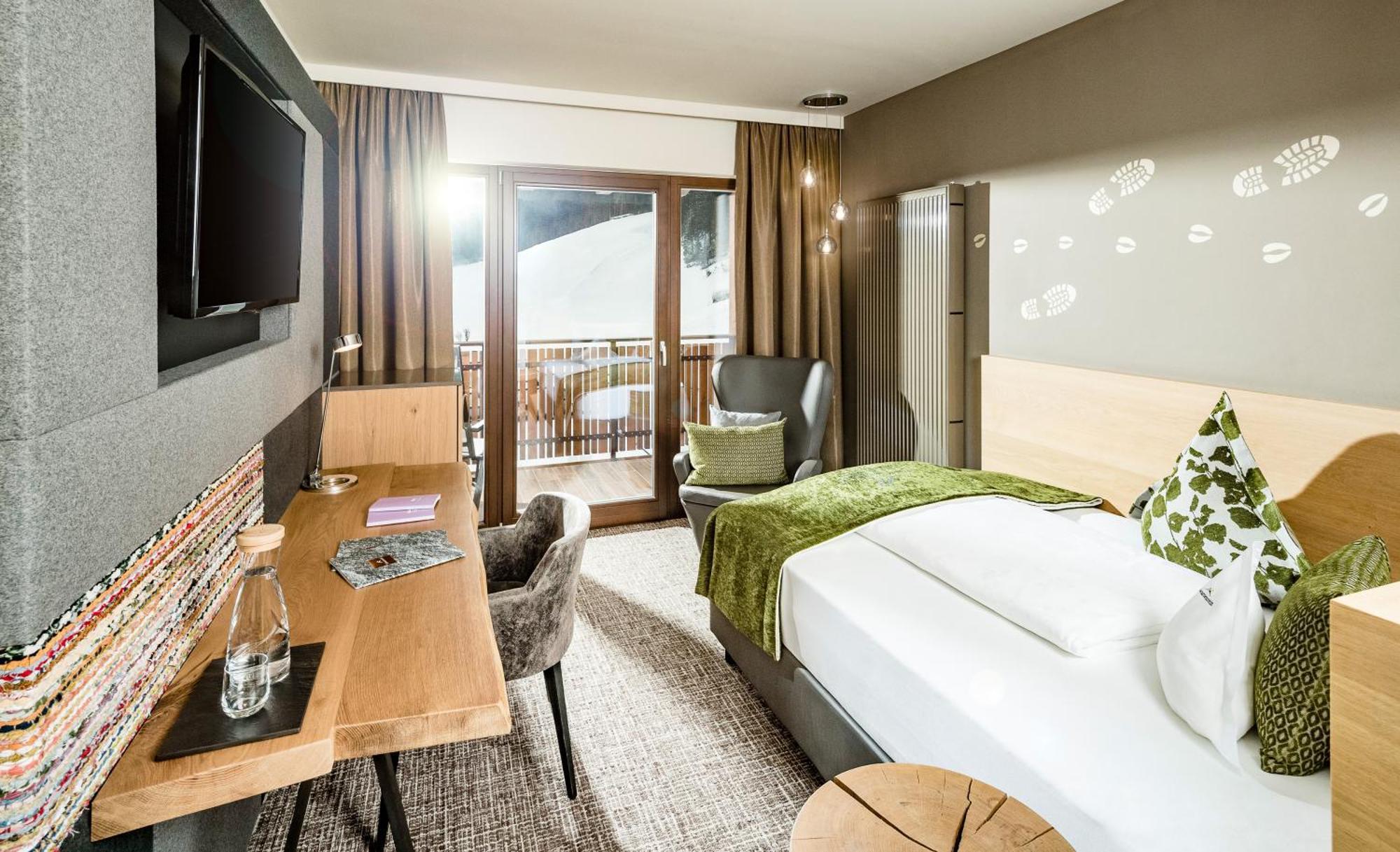 Alpine Luxury Spa Resort Schwarzenstein Лутаґо Екстер'єр фото