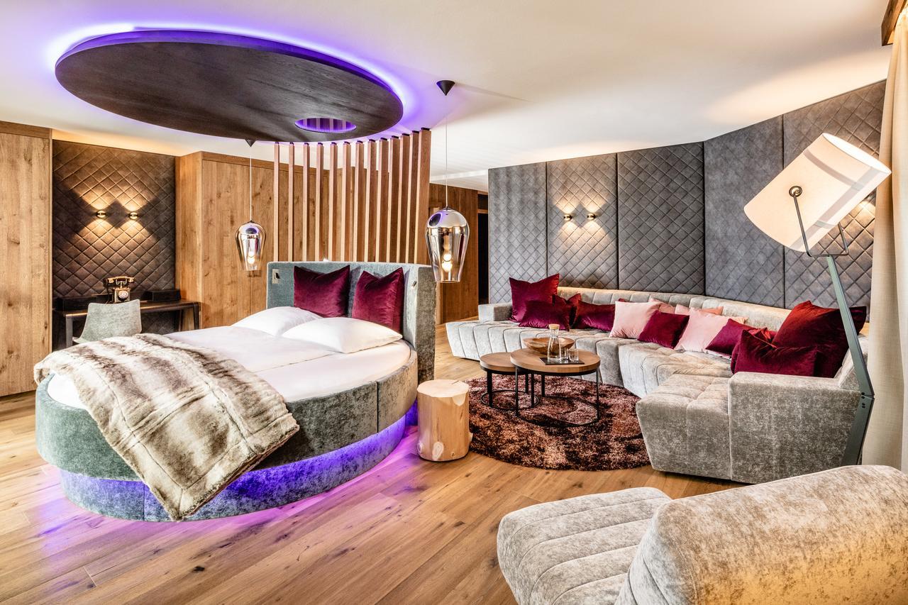 Alpine Luxury Spa Resort Schwarzenstein Лутаґо Екстер'єр фото