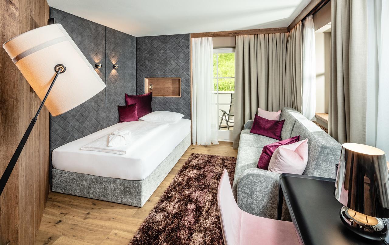 Alpine Luxury Spa Resort Schwarzenstein Лутаґо Екстер'єр фото